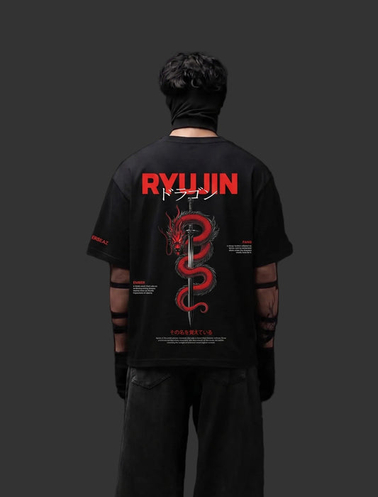 Ryujin in black Oversized Tshirt