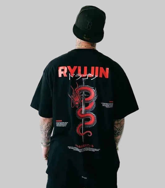 Ryujin in black Oversized Tshirt
